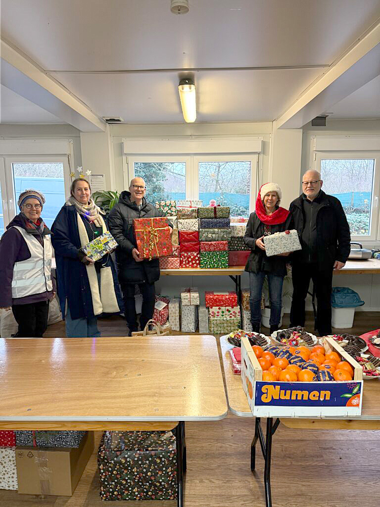 Weihnachtsfeier in der Arche für Obdachlose e.V. – die Geschenke sind gepackt