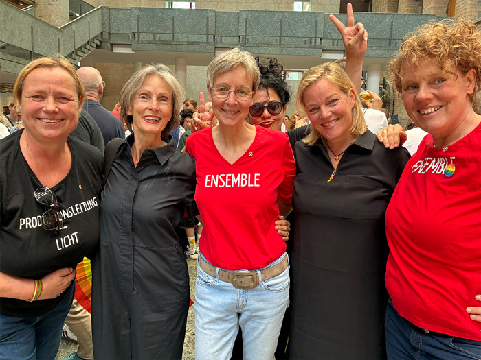 AktivistInnen und Unterstützer*innen der queeren Community