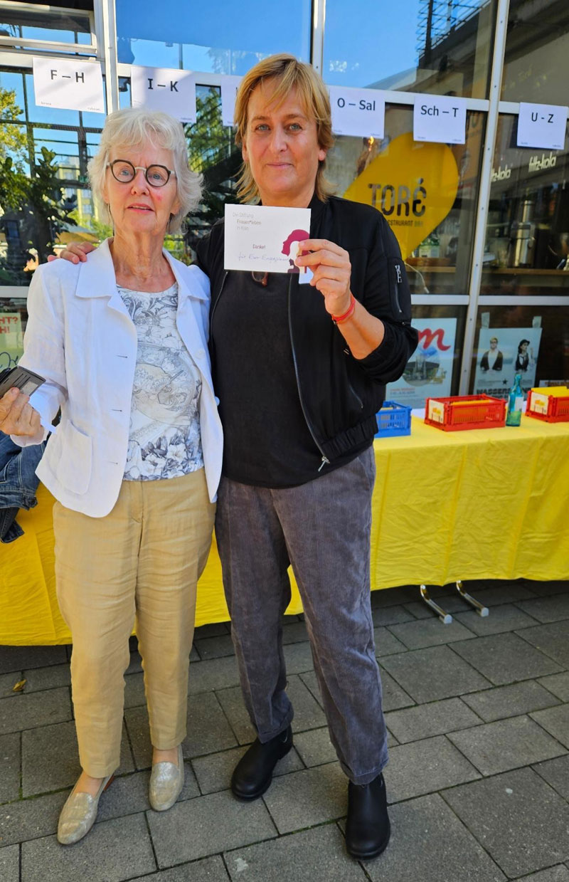 Überreichung unserer Spendenkarte an RUBICON e.V.