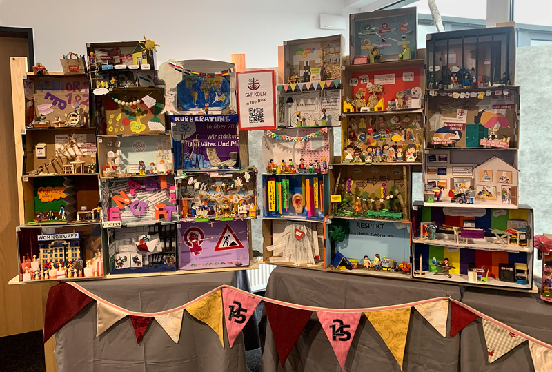 SKF 125jähriges Bestehen gebastelte Kartons 1