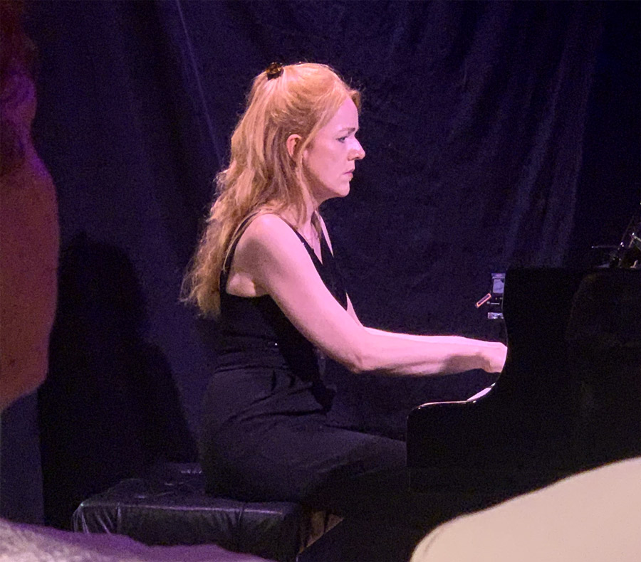 Pianistin Sina Kloke