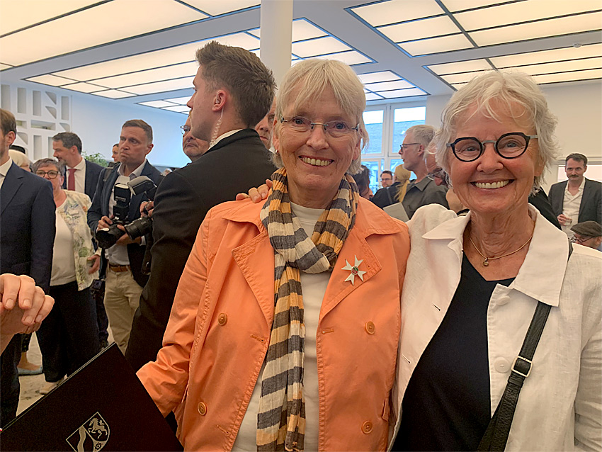 Verleihung Verdienstorden, Carolina Brauckmann mit Maria Beckermann